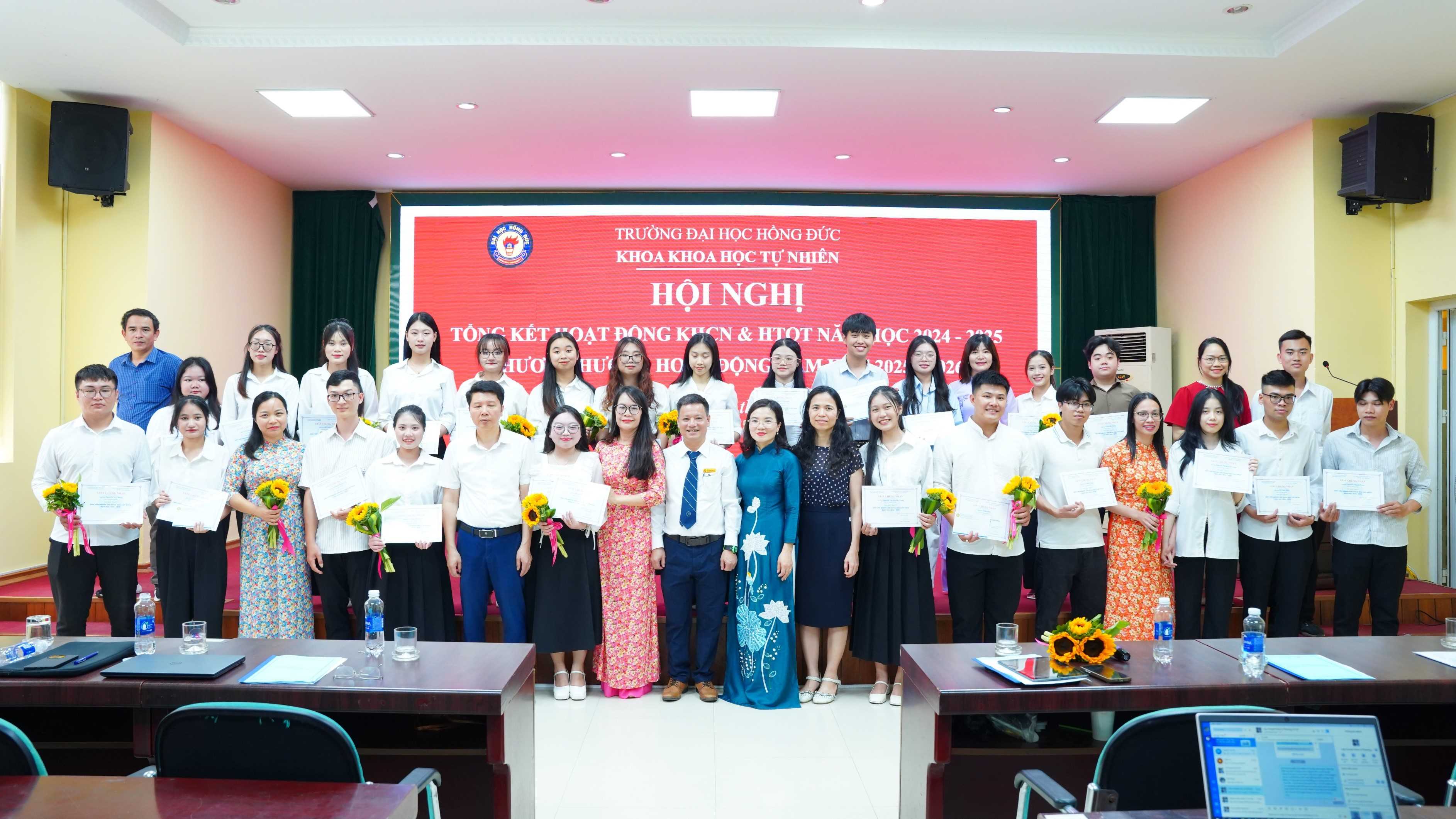 Khoa Khoa học Tự nhiên đẩy mạnh nghiên cứu khoa học và hợp tác quốc tế